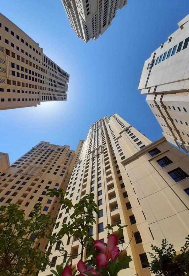 La Buena Vida Holiday Homes - Beach Front Very Spacious, Luxe And Modern 3 Bedroom With Full Kitchen In Jbr , 3 Min To The Jbr Beach Dubai Marina And Tram Station Exterior photo